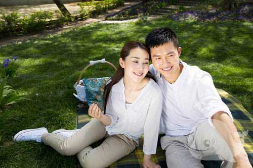 【梦见和老公接吻】