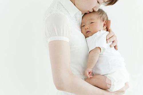 【梦见怀里抱着婴儿】