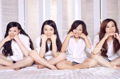 【梦见好多女人】