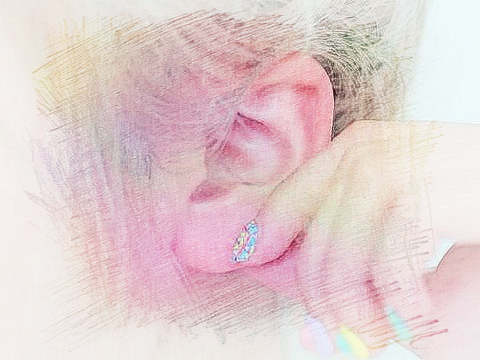 梦见耳朵变红　周公解梦之梦到耳朵变红