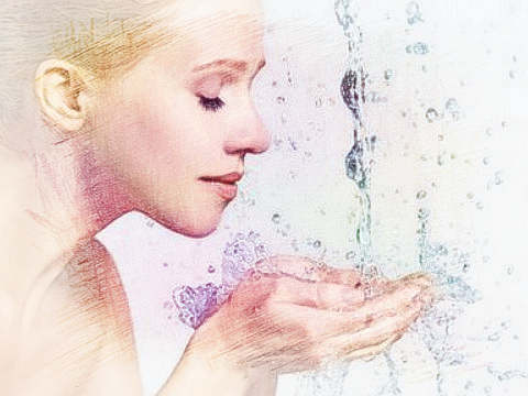 梦见水中洗脸　周公解梦之梦到水中洗脸