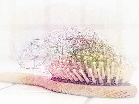 梦见掉发明显　周公解梦之梦到掉发明显