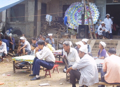 做梦梦见抱着死人