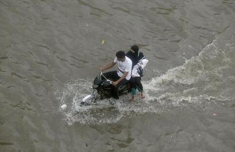 梦见亲人被水淹