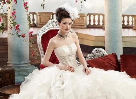 梦见姐姐穿婚纱