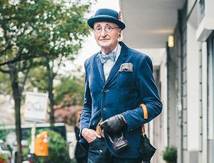 梦见去世的爷爷吃饭