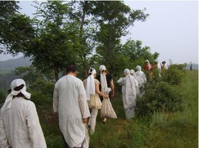 梦见自己穿孝衣