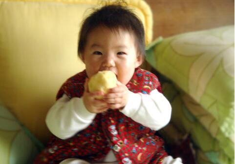 梦见自己吃苹果