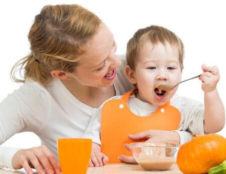 梦到自己吃东西