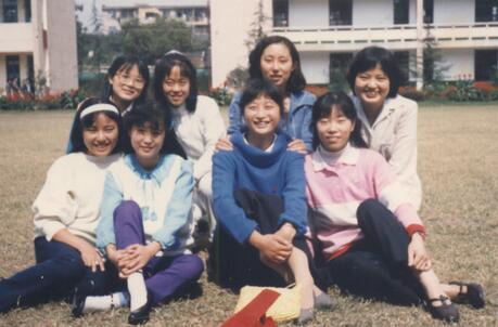 梦见与女同学亲热