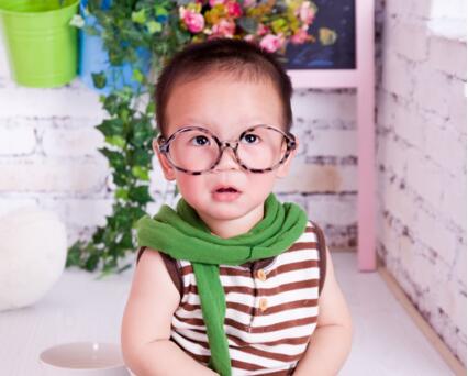 梦见小男孩打我