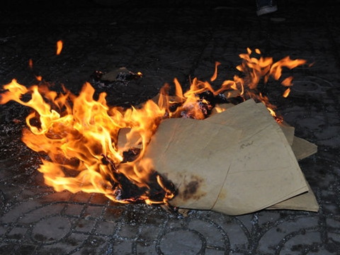 梦见朋友烧纸钱