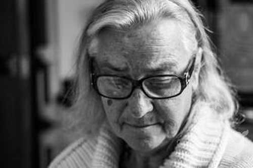 【梦见死去的奶奶】