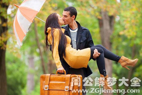 【梦见抱女人】