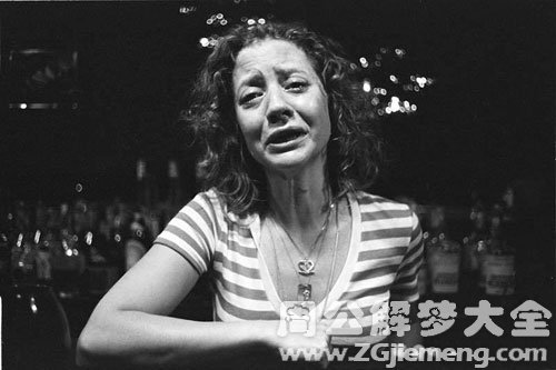 【梦见打妻子】